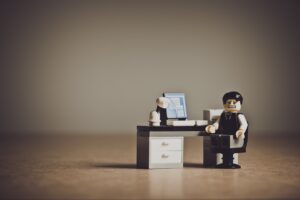営業職で過労を感じた時の限界を乗り越える転職方法は？