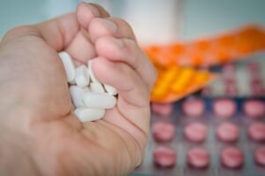 20代の営業職でクビになる不安を解消する方法は？